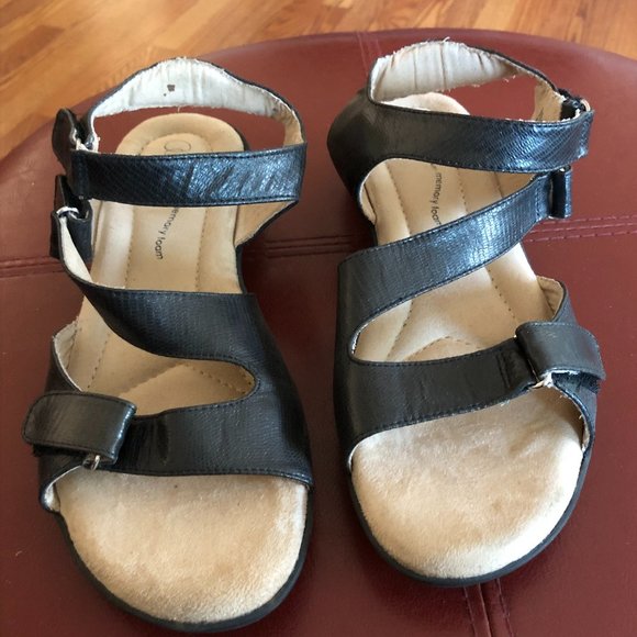 MIA Amore Shoes - Mia Amore Black Strappy Sandals Size 9